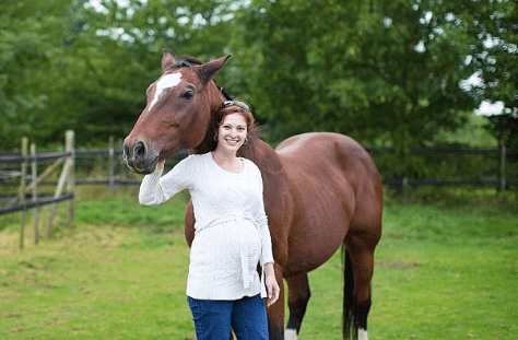 horse-riding-while-pregnant-4