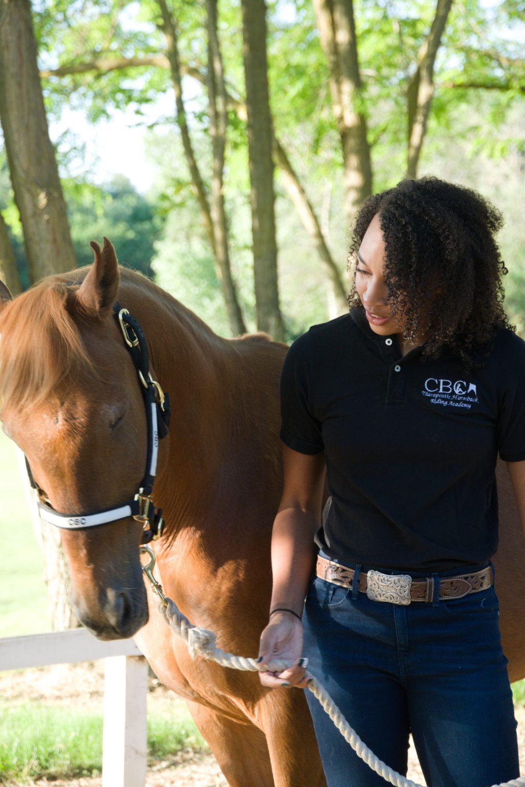 How to Care for a Yearling Horse (Feed, Training, etc.)