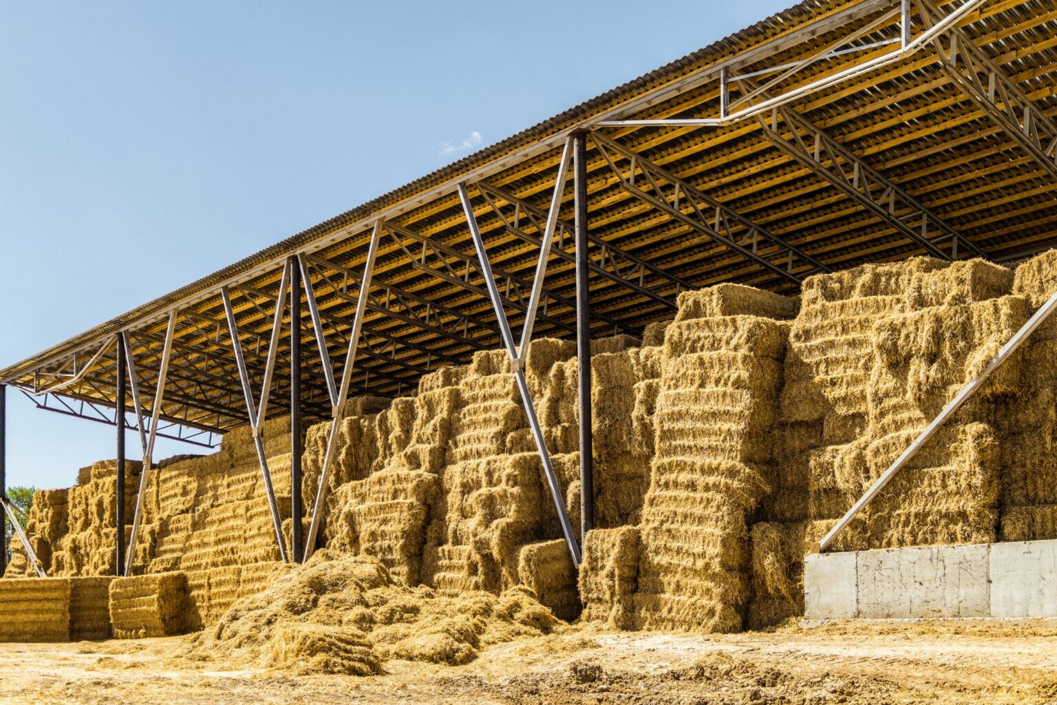 stability-safety-how-to-stack-and-store-hay-bales