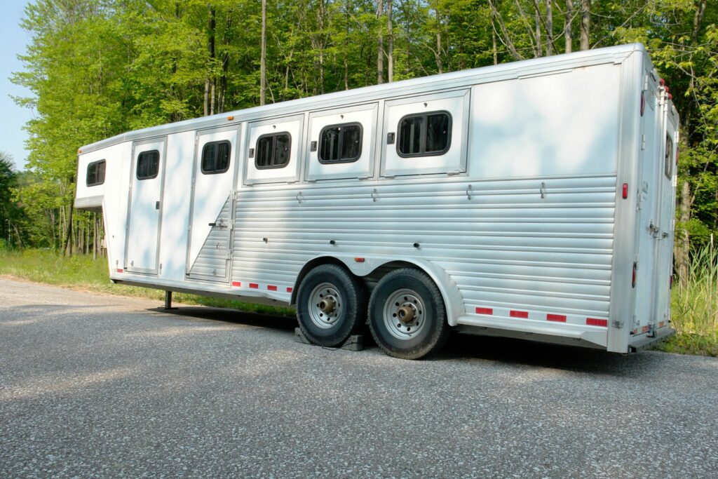 horse trailer living quarters