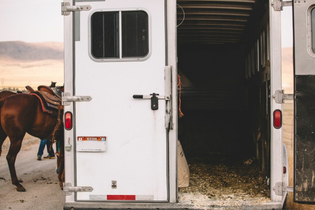 horse trailer living quarters