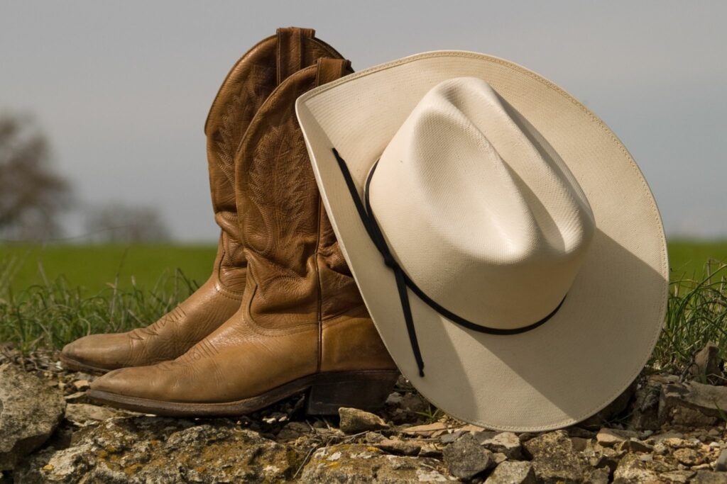 cowboy hat cattleman crease with boots
