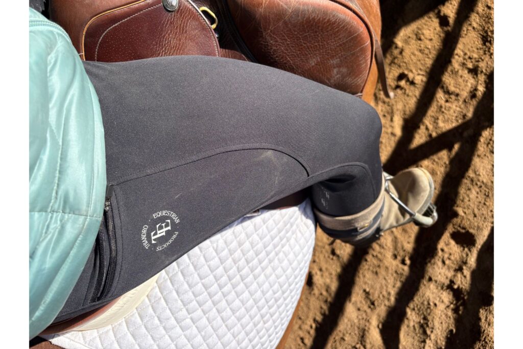 Thiandro riding tights in the saddle